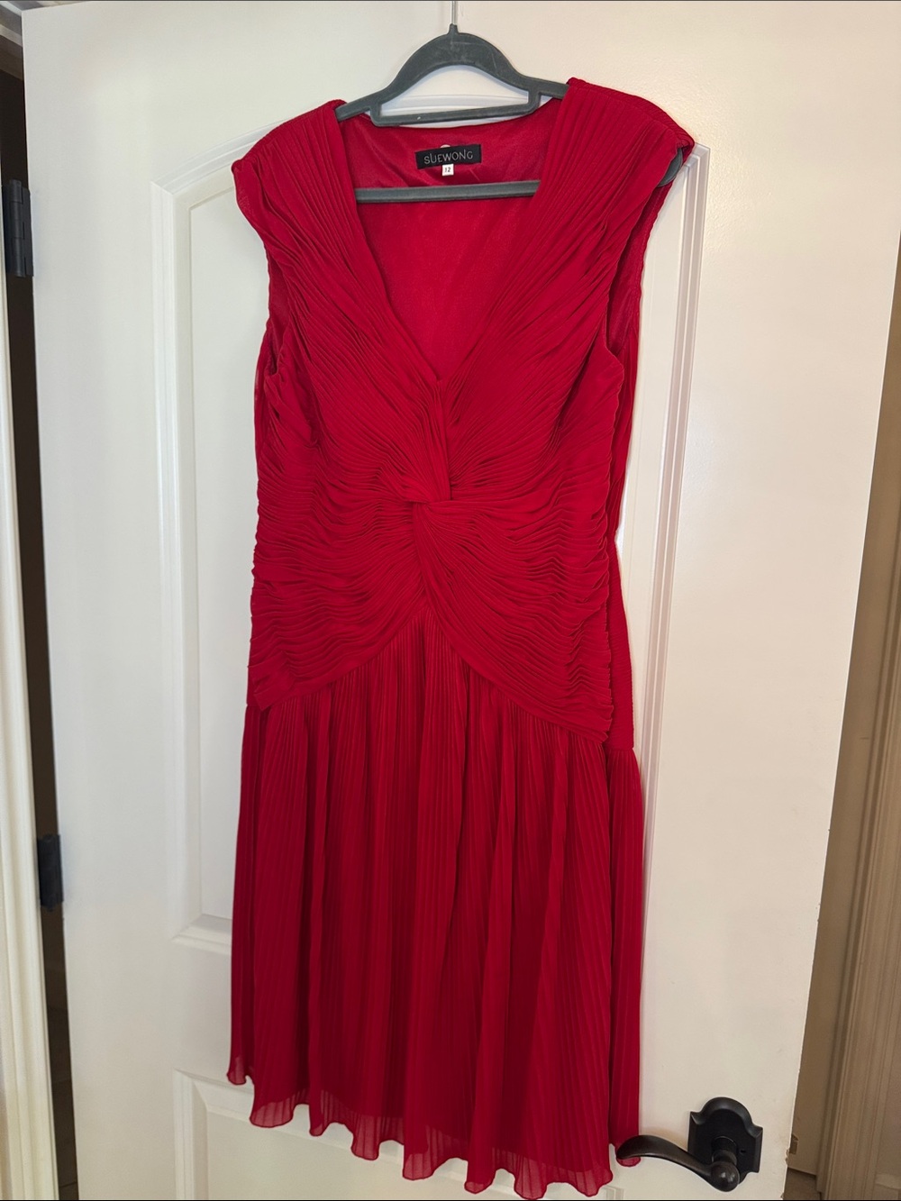 Sue Wong Red Pleated Knot-Front Midi Dress